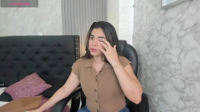 Snapshot of alicy__torres chatting on 05.07.26 alicy torres online show from 05.07.26
