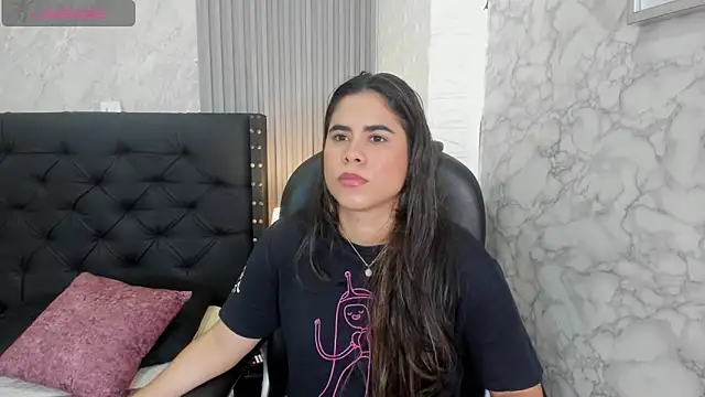Snapshot of alicy__torres chatting on 05.14.26 alicy torres online show from 05.14.26