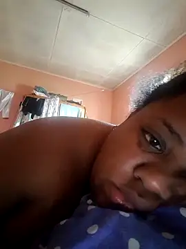 Karamelsaus online show from 10.17.25