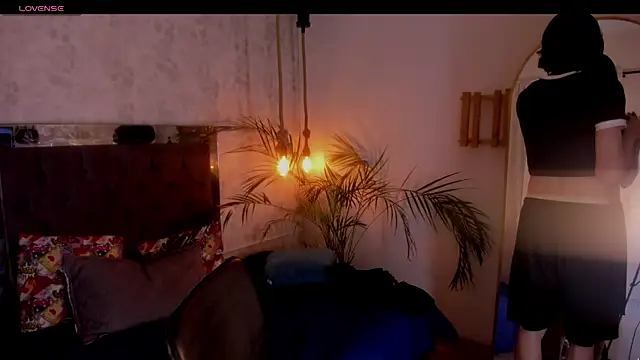 mysterius boy online show from 12.21.25