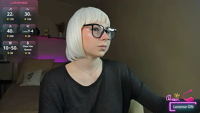 Snapshot of EvaCrosby chatting on 07.23.26 EvaCrosby online show from 07.23.26