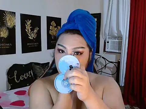 TSbrianaHugeCock online show from 11.04.25