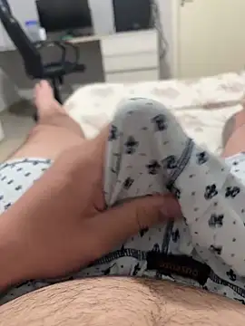 Snapshot of Novinho16cmz chatting on 10.13.25 Novinho16cmz online show from 10.13.25