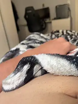 Snapshot of Novinho16cmz chatting on 11.11.25 Novinho16cmz online show from 11.11.25