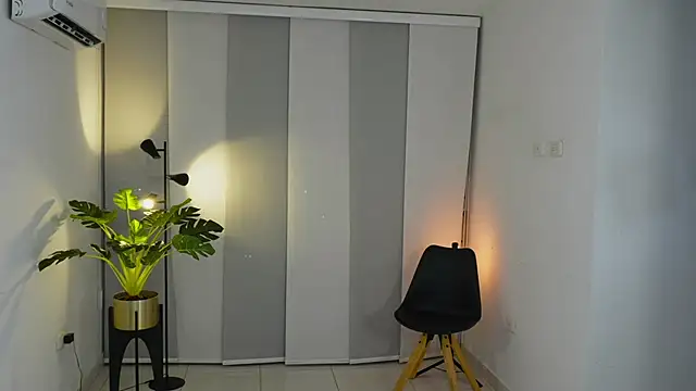 Snapshot of Timmyshy_ chatting on 10.09.25 Timmyshy  online show from 10.09.25