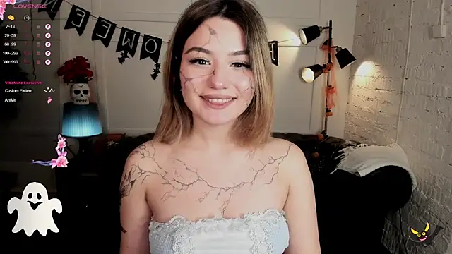 Dark Moni online show from 10.31.25