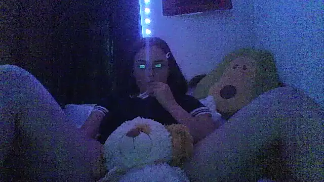 Snapshot of jenmarquez_ chatting on 11.01.25 jenmarquez online show from 11.01.25