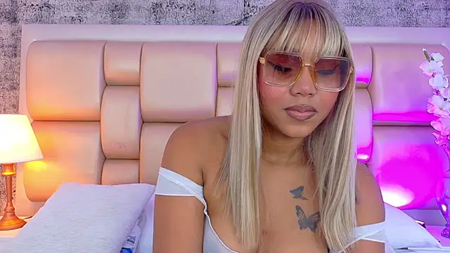 AngelaRoberts online show from 05.04.26