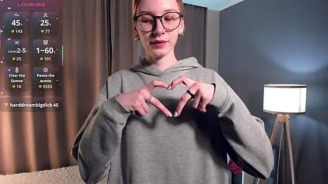 Snapshot of SharylSmalt chatting on 01.17.26 SharylSmalt online show from 01.17.26