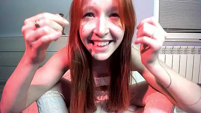 Snapshot of FoxieKiss chatting on 11.02.25 FoxieKiss online show from 11.02.25