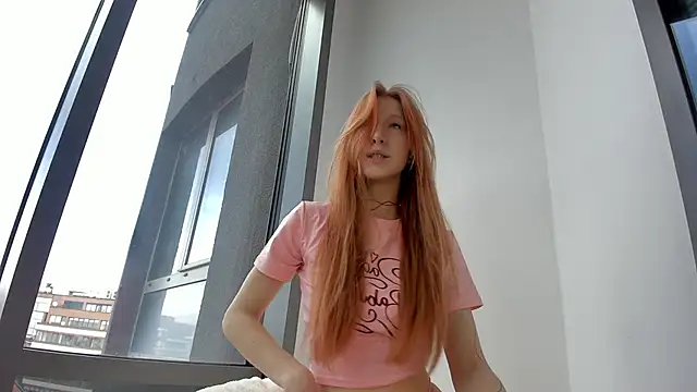 Snapshot of FoxieKiss chatting on 11.22.25 FoxieKiss online show from 11.22.25