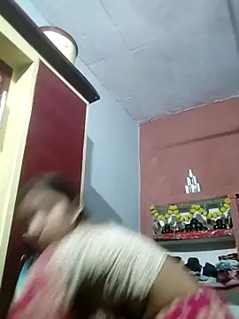 Snapshot of Laxmixx2 chatting on 10.26.25 Laxmixx2 online show from 10.26.25