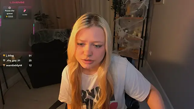 Millie Vanillies online show from 10.22.25