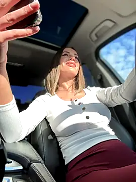  JessyRey  online show from 10.28.25