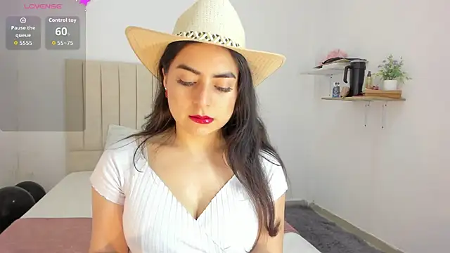 sashaa petit online show from 09.15.25