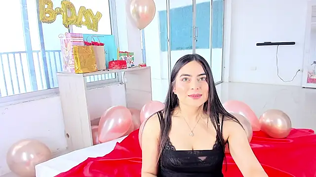 sashaa petit online show from 10.06.25
