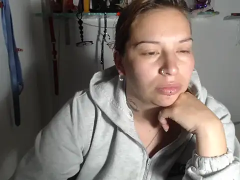 cloequeen15 online show from 09.24.25