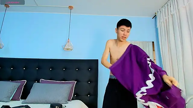Abraham horny18 online show from 09.08.25