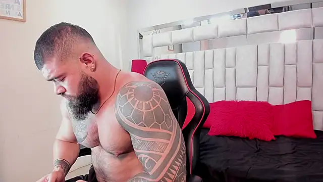 Snapshot of college_muscle_ass1 chatting on 10.01.25 college muscle ass1 online show from 10.01.25