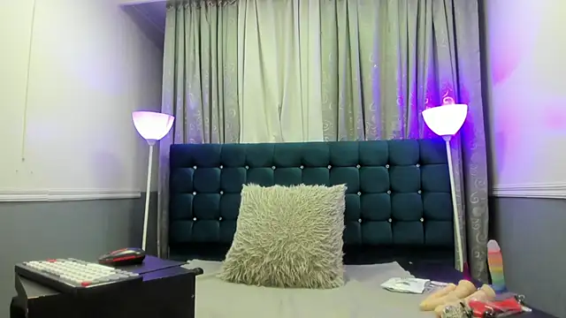 Snapshot of Oriana_Jhonson chatting on 07.15.26 Oriana Jhonson online show from 07.15.26