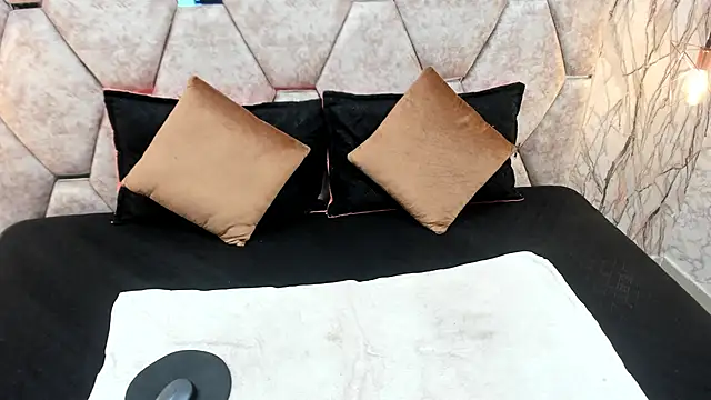 Snapshot of EXOTIC_EBONY_ chatting on 10.05.25 EXOTIC EBONY online show from 10.05.25