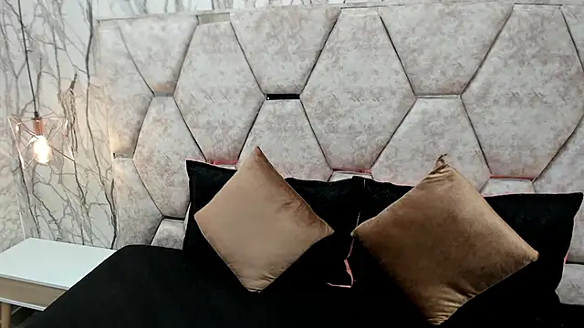 Snapshot of EXOTIC_EBONY_ chatting on 10.10.25 EXOTIC EBONY online show from 10.10.25