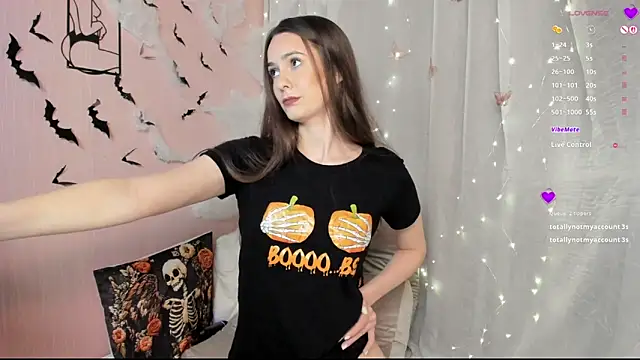 Monica Velvet online show from 11.03.25