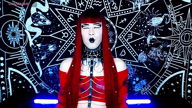 Snapshot of naomi_satan chatting on 09.25.25 naomi satan online show from 09.25.25