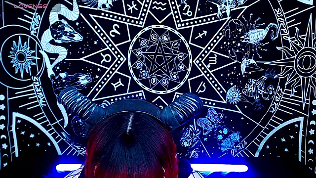 Snapshot of naomi_satan chatting on 09.26.25 naomi satan online show from 09.26.25