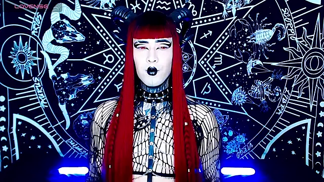 Snapshot of naomi_satan chatting on 09.28.25 naomi satan online show from 09.28.25