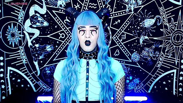 Snapshot of naomi_satan chatting on 10.08.25 naomi satan online show from 10.08.25