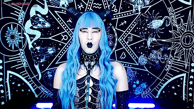 Snapshot of naomi_satan chatting on 10.09.25 naomi satan online show from 10.09.25