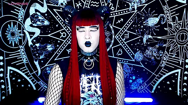 Snapshot of naomi_satan chatting on 10.11.25 naomi satan online show from 10.11.25