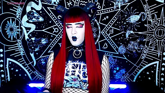 Snapshot of naomi_satan chatting on 10.28.25 naomi satan online show from 10.28.25