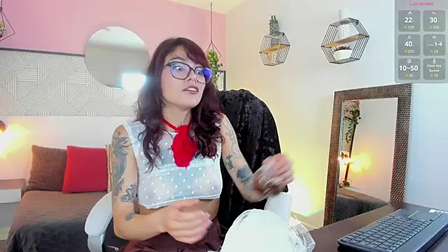 Snapshot of Esmeralda_CO chatting on 10.23.25 Esmeralda CO online show from 10.23.25