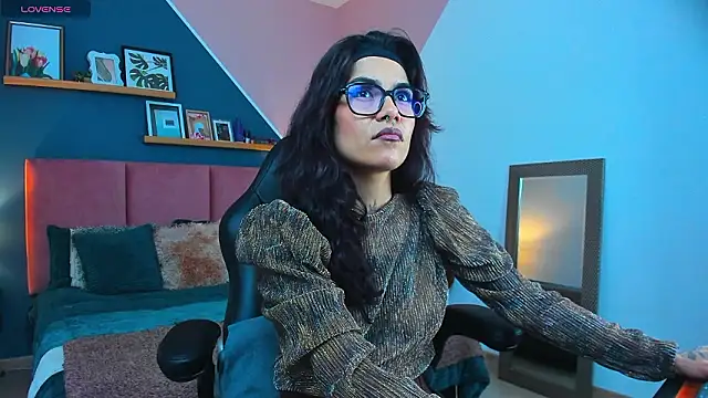 Esmeralda CO online show from 02.07.26