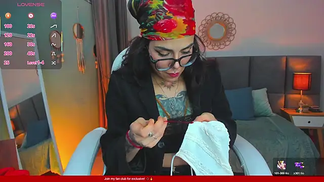 Esmeralda CO online show from 03.11.26