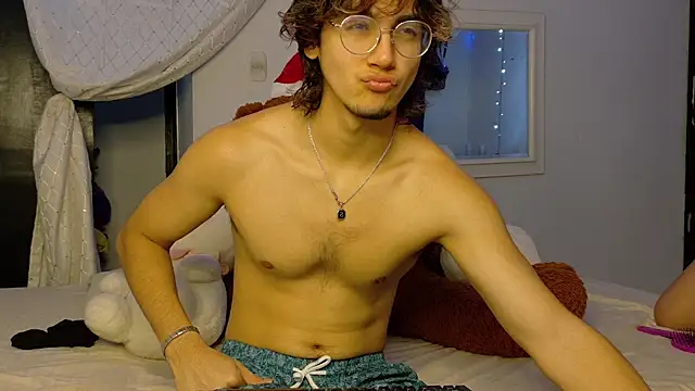 Snapshot of 2006_tgn chatting on 12.20.25 2006 tgn online show from 12.20.25