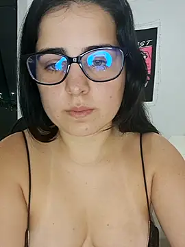 Snapshot of CutteGirl99 chatting on 09.14.25 CutteGirl99 online show from 09.14.25