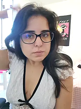 Snapshot of CutteGirl99 chatting on 09.25.25 CutteGirl99 online show from 09.25.25