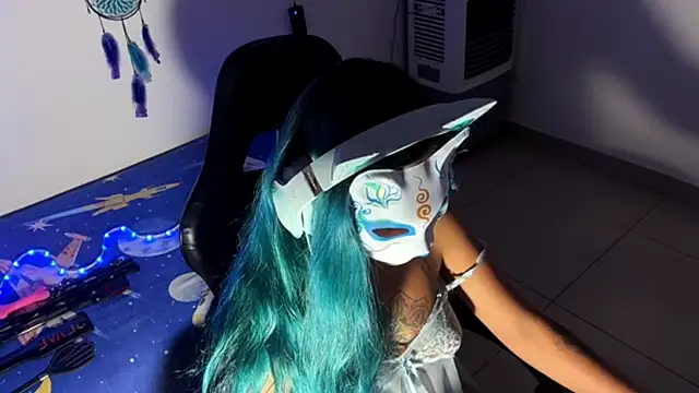 Snapshot of bluesubmissive chatting on 10.25.25 bluesubmissive online show from 10.25.25