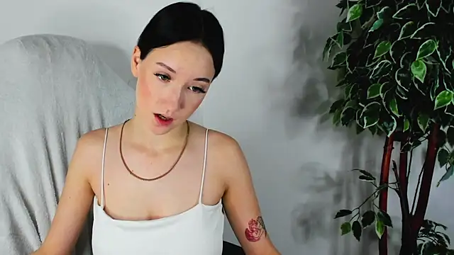 EileenMoores online show from 09.20.25