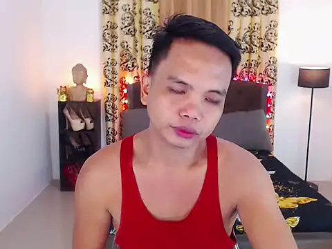 Snapshot of XExtraServiceManX chatting on 09.20.25 XExtraServiceManX online show from 09.20.25