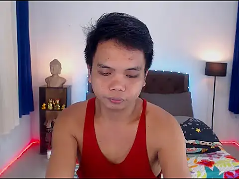 Snapshot of XExtraServiceManX chatting on 11.04.25 XExtraServiceManX online show from 11.04.25