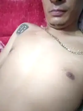 Snapshot of Alexdhujsh chatting on 06.18.26 Alexdhujsh online show from 06.18.26