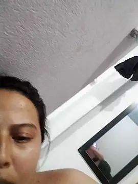 Snapshot of yelezia chatting on 10.01.25 yelezia online show from 10.01.25