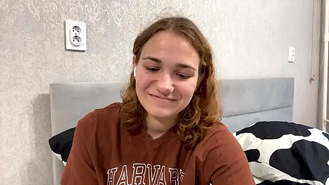 Snapshot of SunPunnyGirl chatting on 09.20.25 SunPunnyGirl online show from 09.20.25