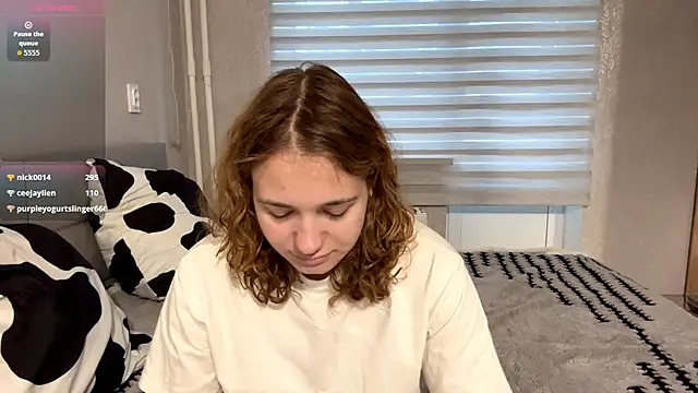 Snapshot of SunPunnyGirl chatting on 09.23.25 SunPunnyGirl online show from 09.23.25