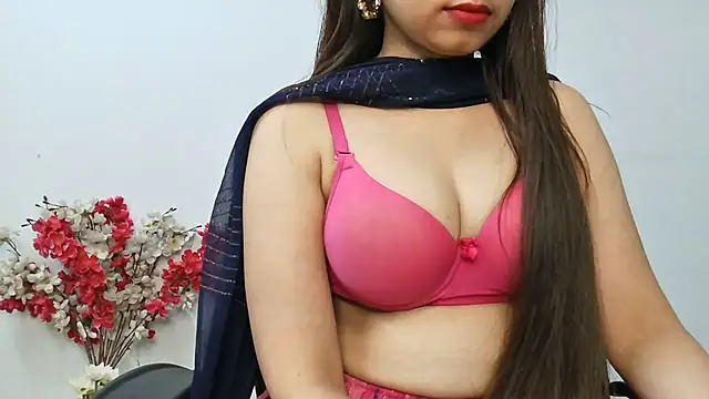 Snapshot of ruby100 chatting on 11.15.25 ruby100 online show from 11.15.25