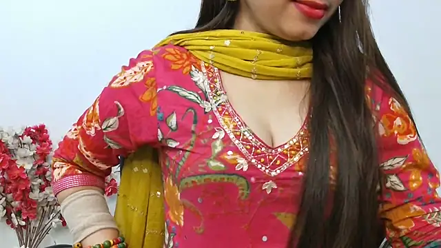 Snapshot of ruby100 chatting on 11.16.25 ruby100 online show from 11.16.25